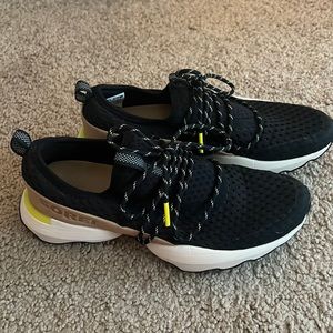 sorel black sneakers!!
